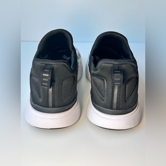 APL Techloom Tracer Sneaker Size 8.5 Running Shoe Anthracite slip-on EUC - Picture 4 of 8